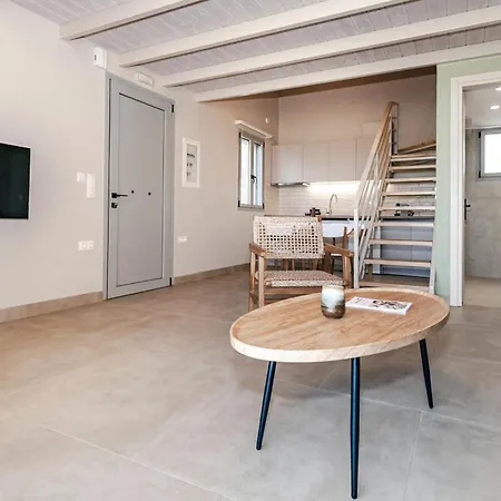 Helichrysum Lofts Junior House J1 * Khokhlastí