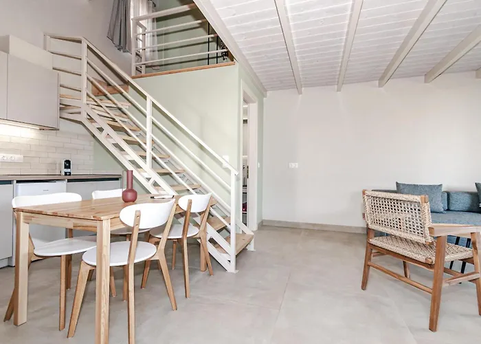 Helichrysum Lofts Junior House J1 Khokhlastí